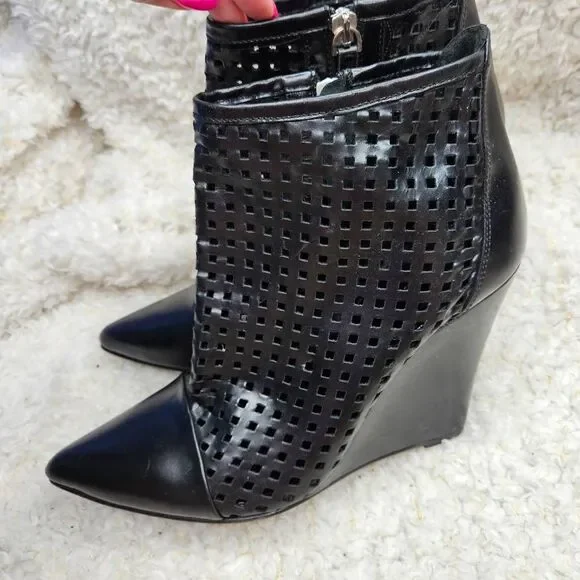 Sandro Paris Black Laser Cutout Leather Wedge‎ Ankle Boots sz 39 - Picture 4 of 8